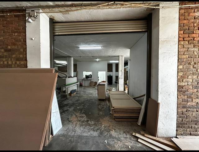 400M² WAREHOUSE TO LET IN WYNBERG